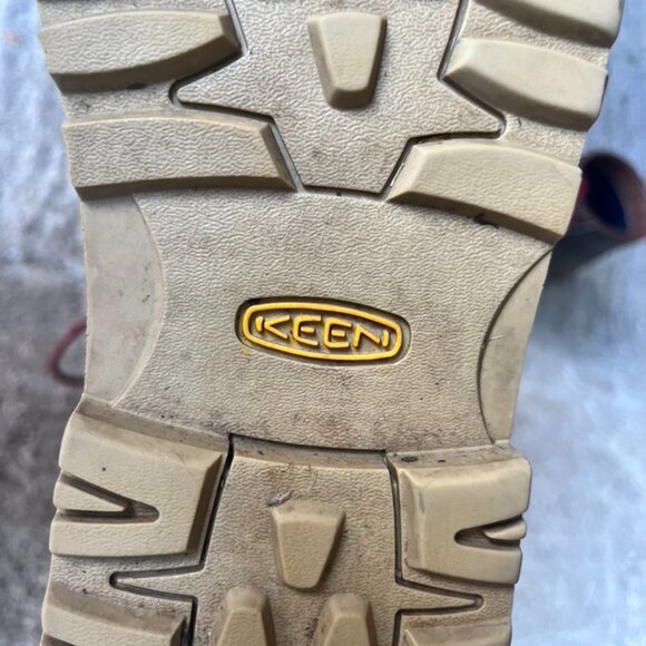 Keen Boots (size 8.5) - Picture 3 of 3